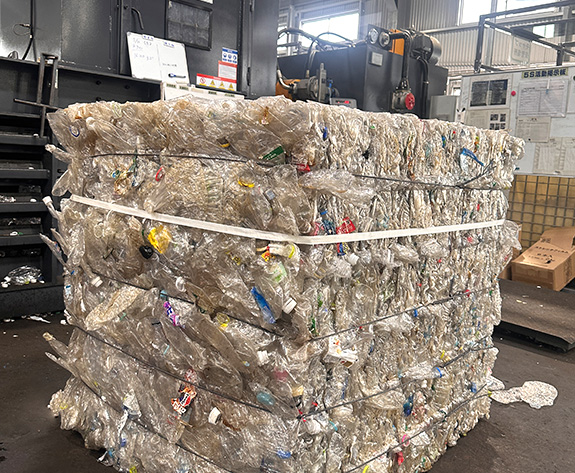 Wysokowydajne rozwiązanie do kompresji dla japońskich przedsiębiorstw zajmujących się recyklingiem PET