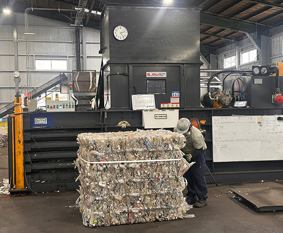 Wysokowydajne rozwiązanie do kompresji dla japońskich przedsiębiorstw zajmujących się recyklingiem PET